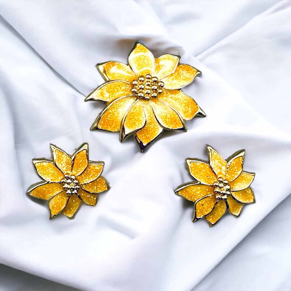 AVON "White Christmas" Golden Glitter Poinsettia Enamel Pin Clip-On Earrings Set